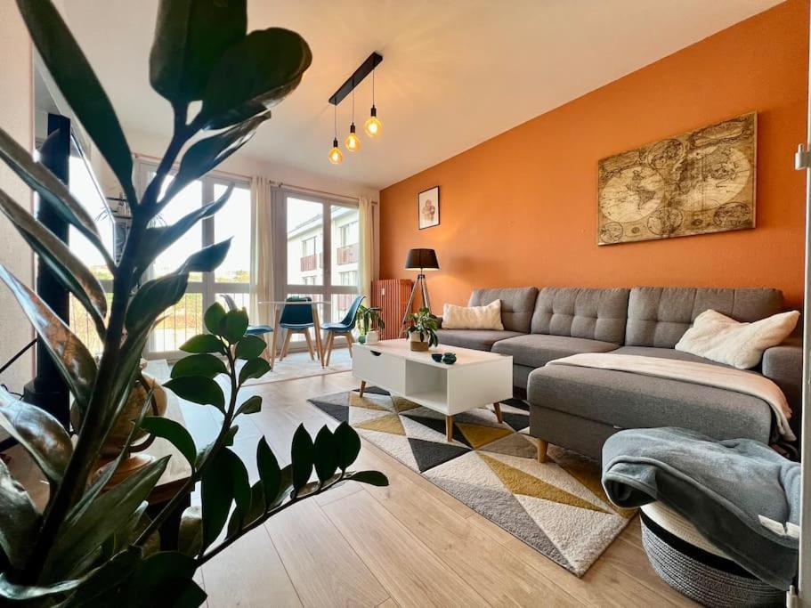 Appartamento Le P'Tit Anatole - Joli T2 Avec Parking Poitiers Esterno foto