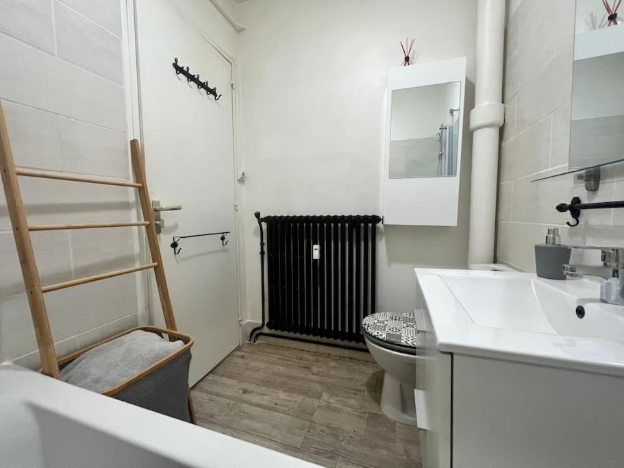 Appartamento Le P'Tit Anatole - Joli T2 Avec Parking Poitiers Esterno foto